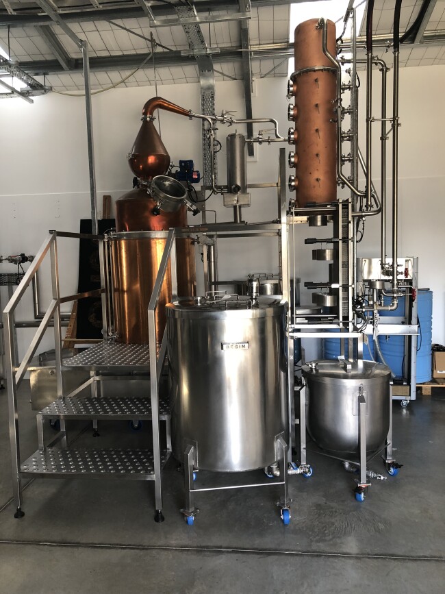 Juno-gin-distillery-copper-stainless